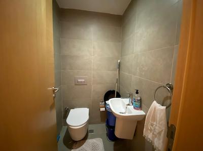 İZMIT TUANA EVLERI'NDE ARA KAT 2+1 SATILIK DAIRE