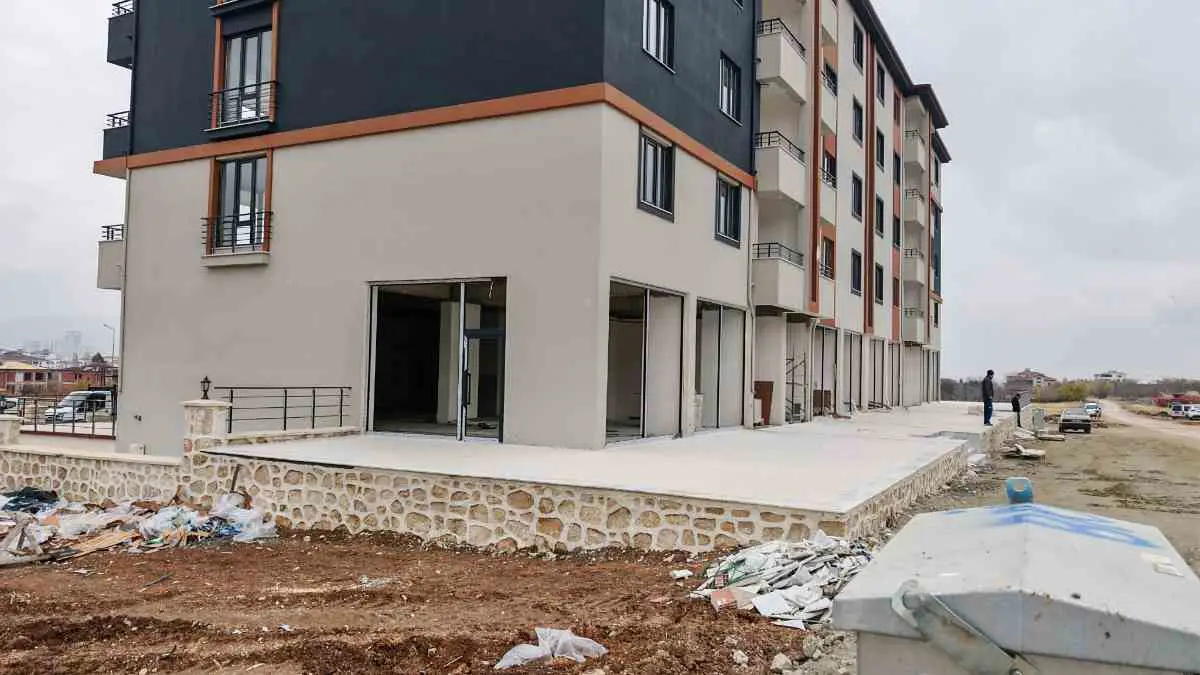 REMAX DOĞU'DAN ATAŞEHİR'DE 200M2 KİRALIK DÜKKAN