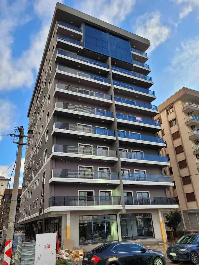 CANLI YAŞAMIN MERKEZİ BAYRAKLI MANSUROĞLU'NDA SATILIK 3+1 DAİRE