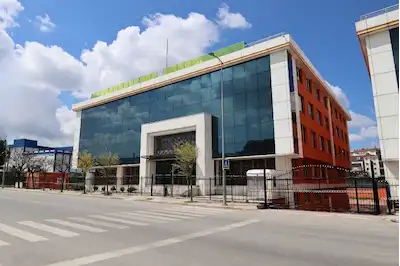 KURTKÖY’DE AZ BULUNAN KIRALIK PLAZA I OTEL, OFIS, OKUL, KLINIK, YURT’A UYGUN!