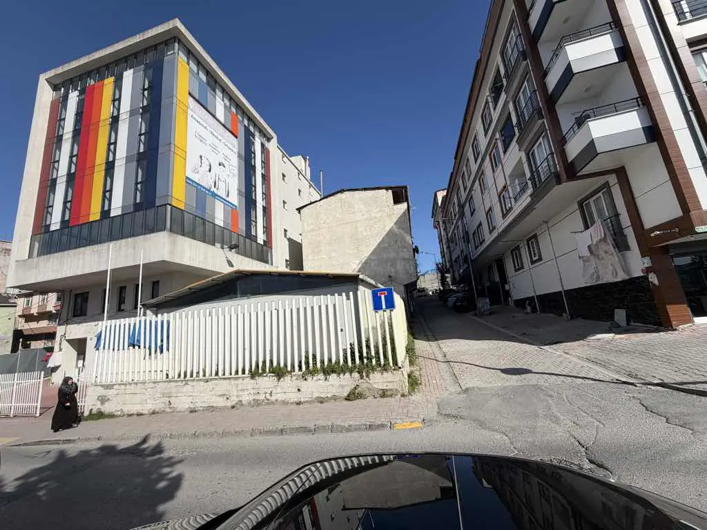 KÜÇÜKÇEKMECE SEFAKÖY DE 1.700 M2 İMALATHANE-DEPO