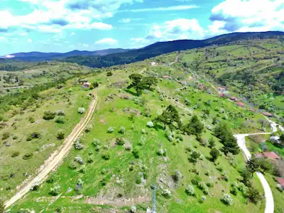 ÇANAKKALE BAYRAMİÇ KAYKILAR KÖYÜ 'NDE BULUNAN KÖY İÇİ İMARLI SATILIK ARSA