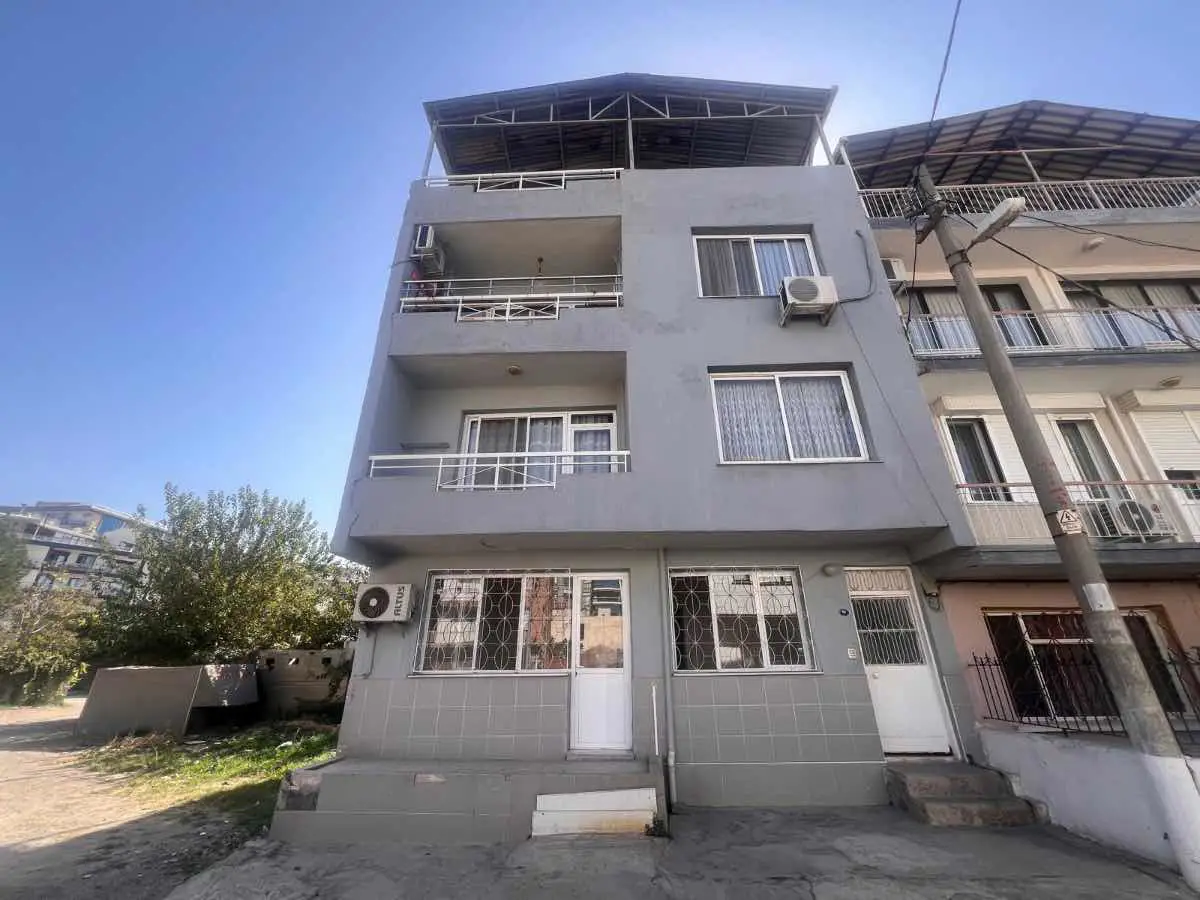 ORDU BULVARI ŞEMİKLERDE 3 KATLI KOMPLE SATILIK BİNA