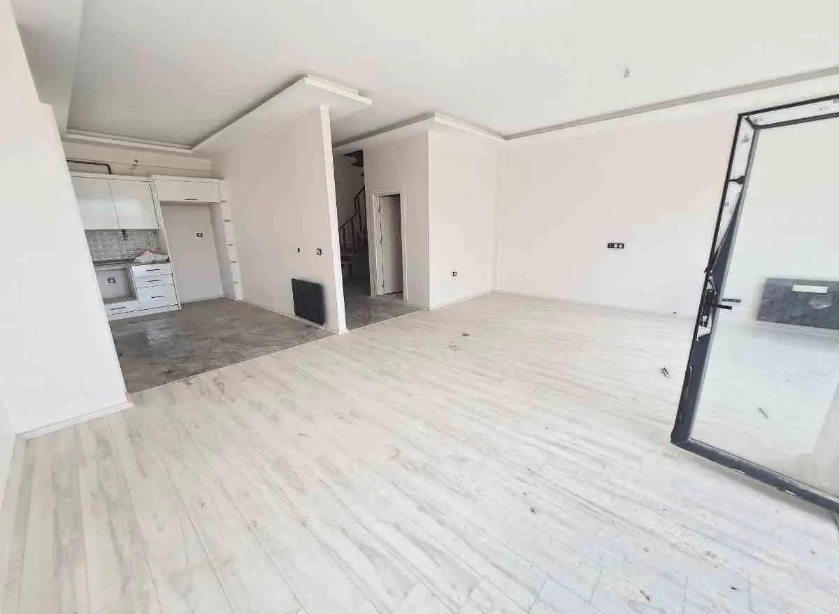 REMAX DOĞU'DAN YILDIZ BAĞLARINDA SATILIK UYGUN FİYATLI VİLLA