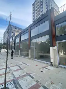 KURUMSALA ÖZEL MEGA LIFE PROJESİNDE ASMA KAT KULLANIMLI 100M2 TİCARİ DÜKKAN