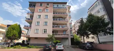 REMAX MODEL DEN ÇAMLIK DA 4+1 199M² 3 CEPHELİ YENİLENMİŞ DAİRE