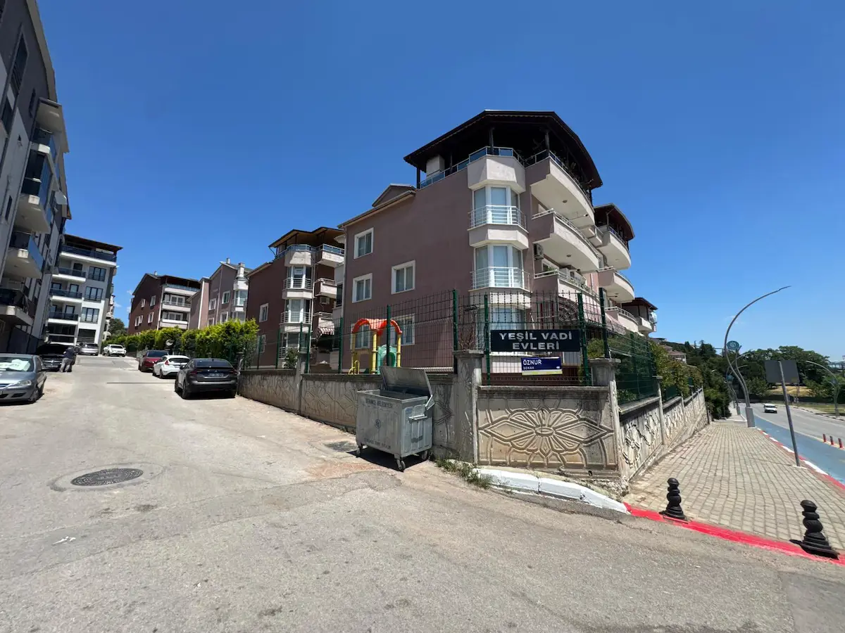 REMAX DREAM'DEN DERINCE YEŞILVADI'DE KIRALIK 2+1  GENIŞ ARAKAT DAIRE