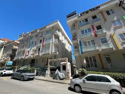 ATAŞEHIR AŞIK VEYSEL MH ŞEHRIN RENGI SITESINDE SATILIK 1+1 DAIRE