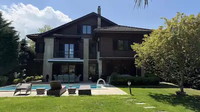 SARIYER KİLYOS PRESTİJLİ MÜSTAKİL HAVUZLU 1530M2 İÇİNDE VİLLA