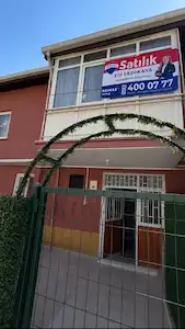 HÜLYA KENT SITESI'NDE KONFORU IÇINDE MÜSTAKIL 2 KATLI VILLA