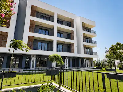 BÜYÜKÇEKMECE CELALİYE LÜKS SİTEDE SATILIK SIFIR 2+1 DAİRE