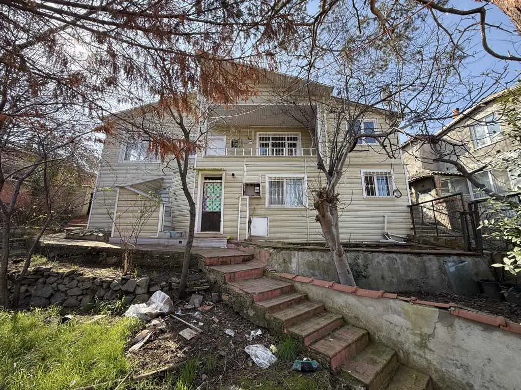 REMAX ASHILL ÜSKÜDAR M. AKİF ERSOY MAH. SATILIK BAHÇELİ 2 KATLI MÜSTAKİL EV