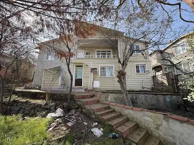 REMAX ASHILL ÜSKÜDAR M. AKİF ERSOY MAH. SATILIK BAHÇELİ 2 KATLI MÜSTAKİL EV