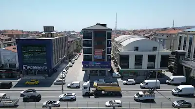 REMAXTAN SATILIK E-5 CEPHE METROBÜS DİBİ SIFIR DAİRE / HOME OFİS