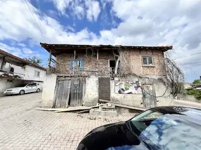 SATILIK KÖY İÇİ İMARLI AHŞAP EV