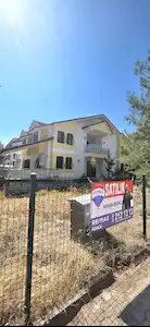 DENIZLI ALBAYRAK'TA 500 M2 ARSA IÇINDE VILLA