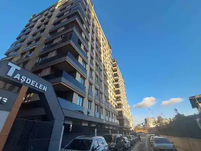 TAŞDELEN REVERANS SİTESİNDE BÜYÜK 3+1 ARA KAT