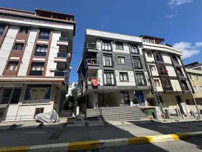ÇEKMEKÖY MERKEZ MAHALLESİNDE SON DURAĞA YAKIN KİRALIK DUBLEKS