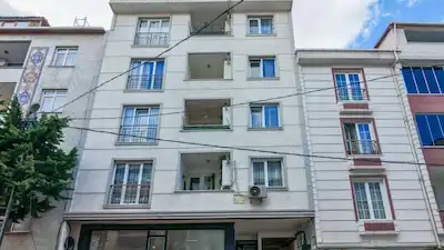 ESENYURT FATİH MAH.'DE GENİŞ-KULLANIŞLI-FERAH-ÖNÜ AÇIK 3+1 DAİRE