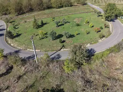 SERDİVAN KIZILCIKLI’DA SATILIK 2.435 M2 TARLA