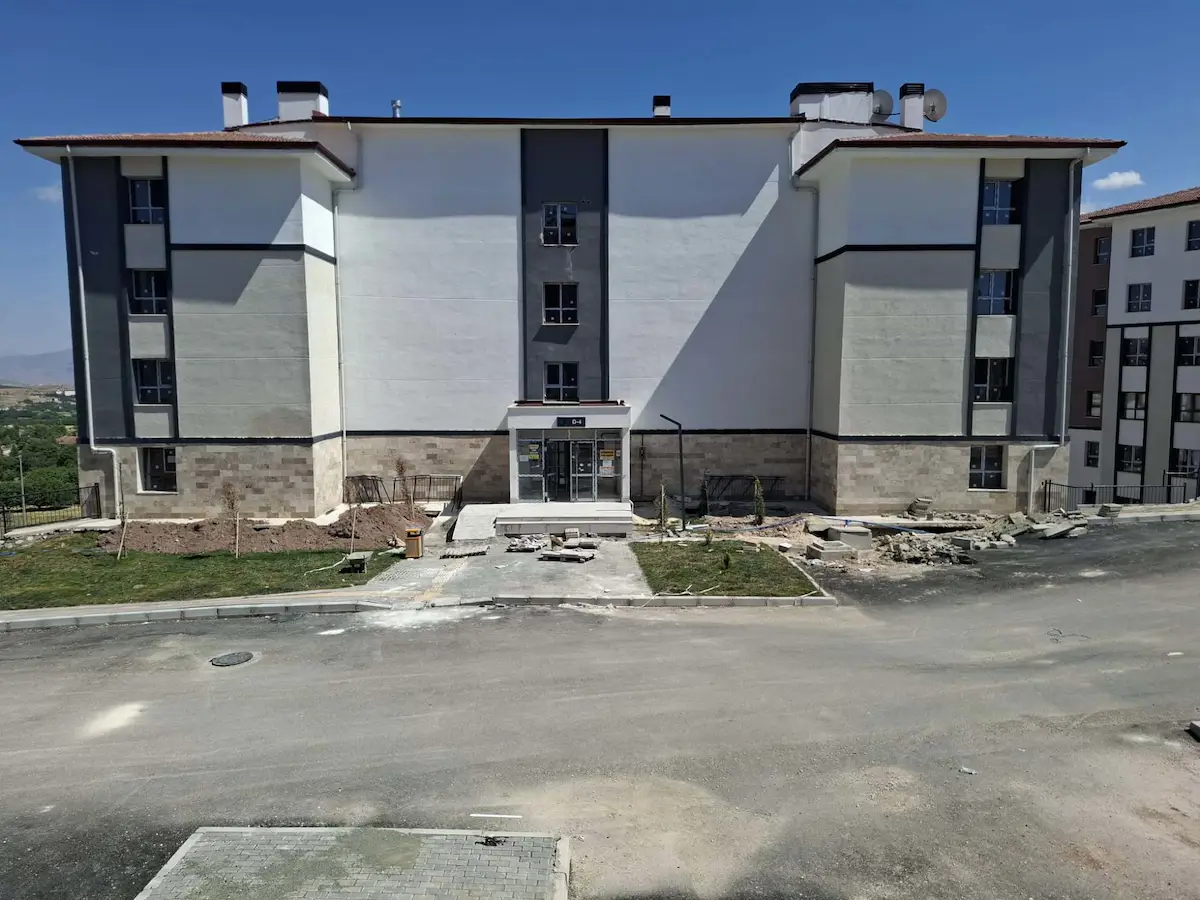 RE/MAX-DEĞİŞİM ELAZIĞ AKSARAY TOKİ YOLA SIFIR KİRALIK 3+1 DAİRE