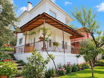 BABAKALE ÇAĞKENT SİTESİNDE DENİZE 200 MT 2+1 TRİPLEX VİLLA