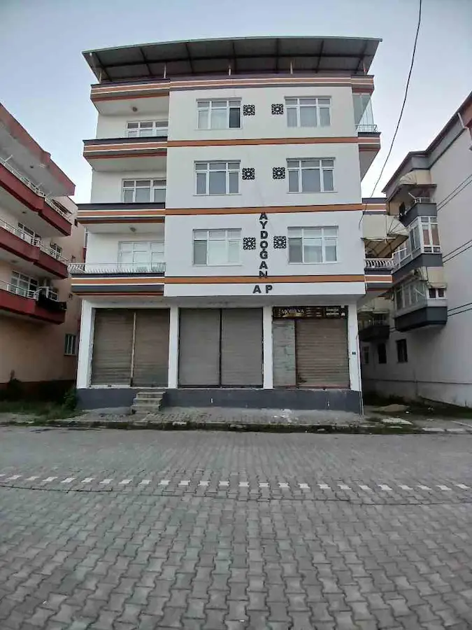 SAMSUN ÇARŞAMBA’DA 280 M² BRÜT | 6+1 | EŞYALI | KİRACILI | 3. KAT DAİRE