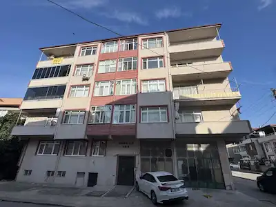 GÖLCÜK KAVAKLI MH. 2+1 YAPILI KİRALIK DAİRE