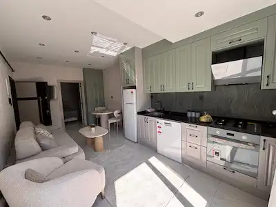 REMAX MODEL DEN SİTELER MAHALLESİ NDE PARK CEPHELİ, FULL EŞYALI SATILIK 1+1 APART