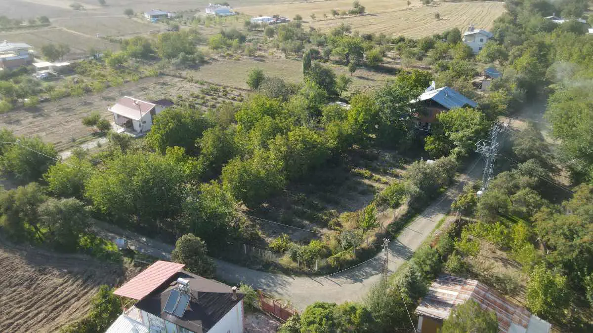 RE/MAX DEĞİŞİM'DEN SARIYAKUPTA MUAZZAM KONUMLU BAHÇE