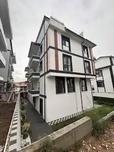 GÖLCÜK’TE SIFIR 2+1 KİRALIK DAİRE | YERDEN ISITMA, BALKON, GÜNEY-BATI CEPHE
