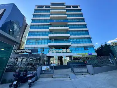 MALTEPE E-5 METRO ÇIKIŞINDA KATTA TEK PRESTİJLİ 300 M² OFİS KATI 