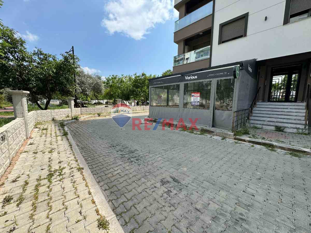 REMAX BEST'TEN ŞEMİKLERDE PARK CEPHELİ KÖŞE PEGOLELİ DÜKKAN
