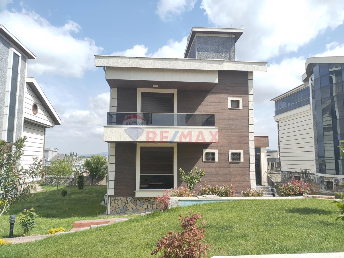 SITE IÇI, 4 KATLI, ASANSÖRLÜ, HIÇ KULLANILMAMIŞ, SATILIK LÜKS VILLA