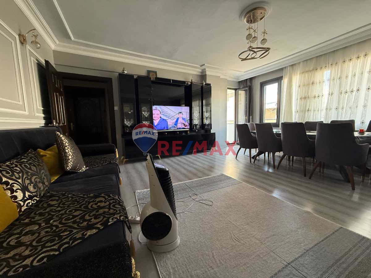 "KÜÇÜKBAKKALKÖY'ÜN KALBINDE, CADDE ÜZERI 3+1 GENIŞ DAIRE!"