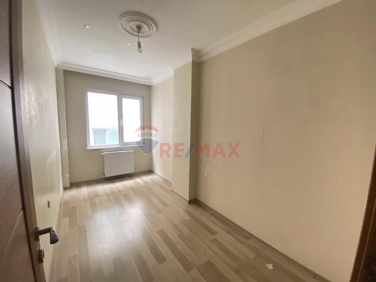 RE/MAX GELİŞİM'DEN YAKUPLUDA 48.SOKAK SATLIK 2+1 