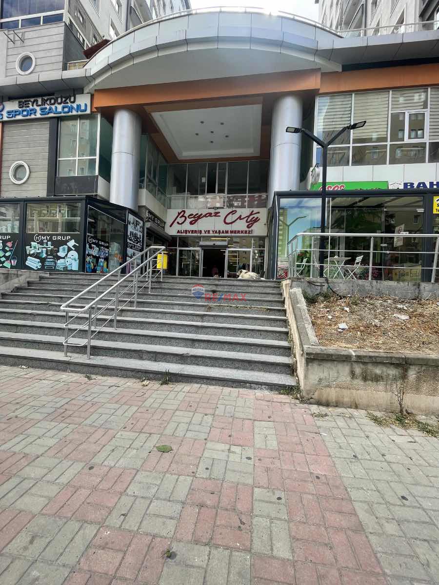 BEYLIKDÜZÜ BEYAZ CITY AVM ADAKENT MERKEZDE STAILIK DÜKKAN 