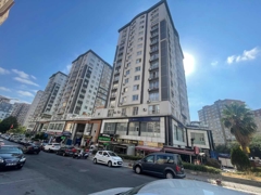 BEYLIKDÜZÜ BEYAZ CITY AVM ADAKENT MERKEZDE STAILIK DÜKKAN 