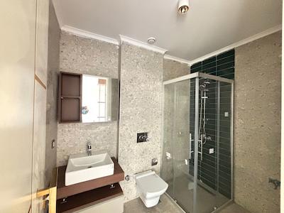 KOCAELİ KARTEPE’DE 1 +1 ZERAY ESİL DAİRE