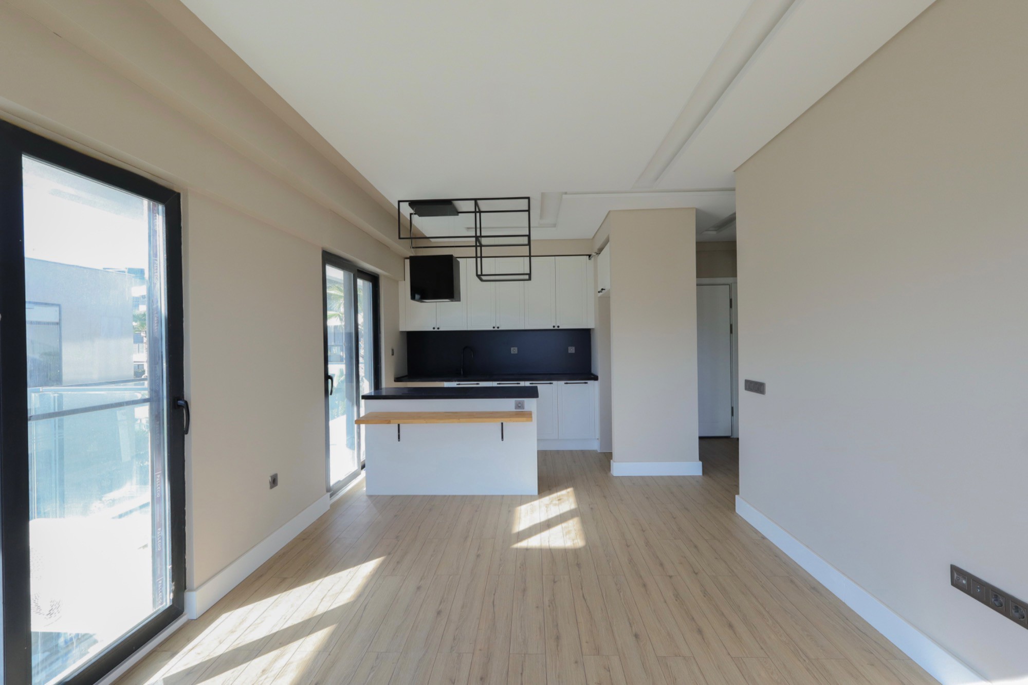 GÜVENDİK MAHALLESİ PERLA URLA SİTESİ'NDE KİRALIK 1+1 DAİRE