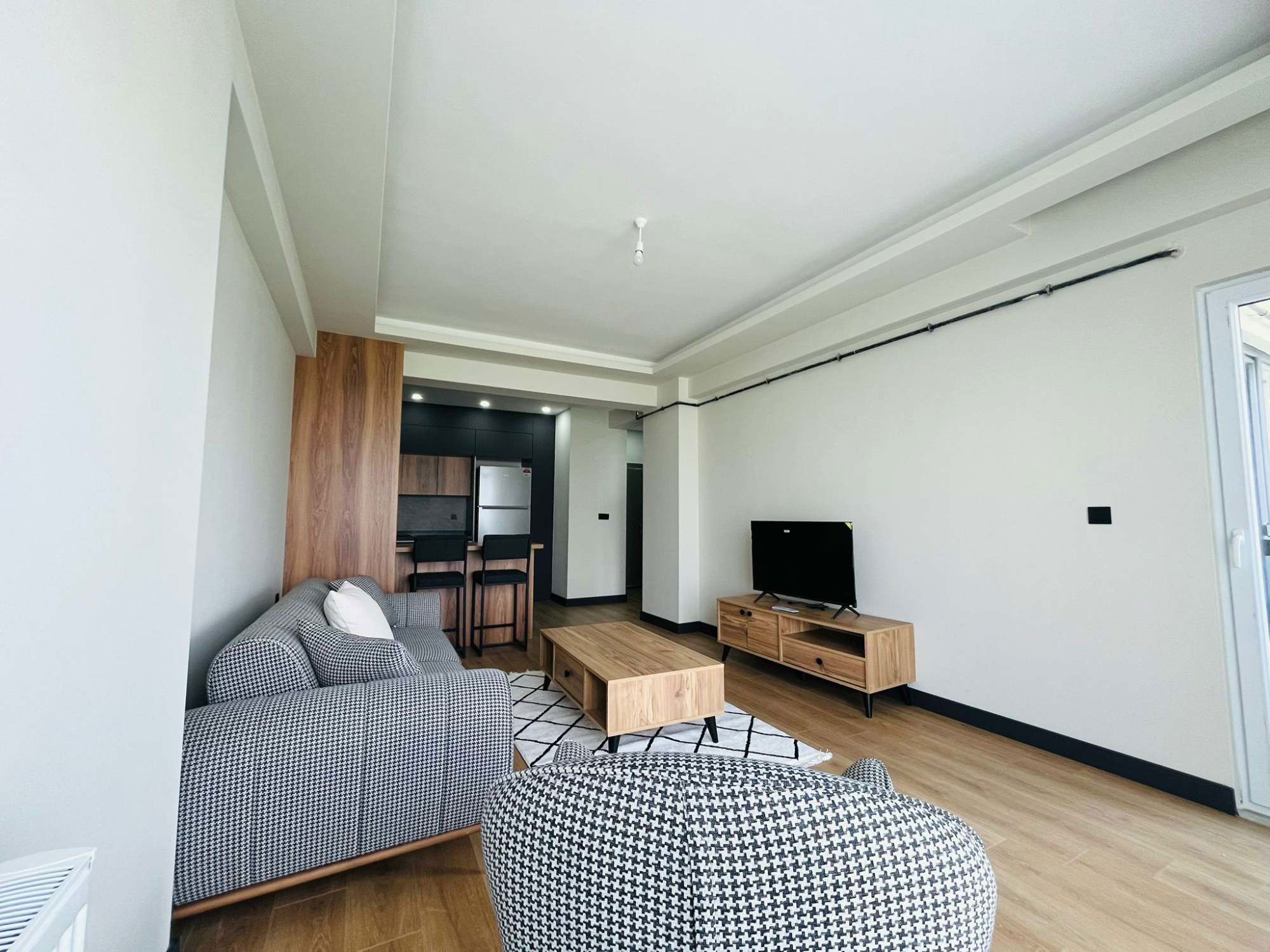 CUMHURIYET MAHALLESINDE KIRALIK 1+1 EŞYALI DAIRE