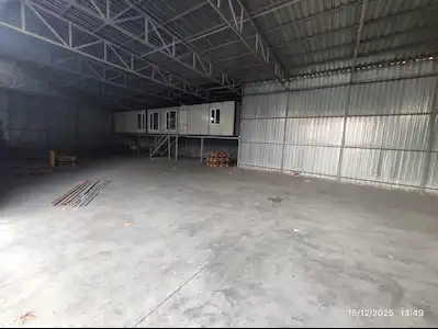 YENİBOSNA DA TIR KAMYON YANAŞIR KİRALIK DEPO