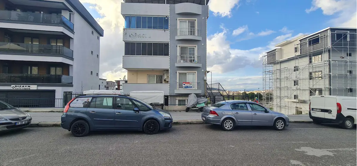 İZMİR ALİAĞA ÖRNEKKENT MH. SATILIK 3+1 DAİRE