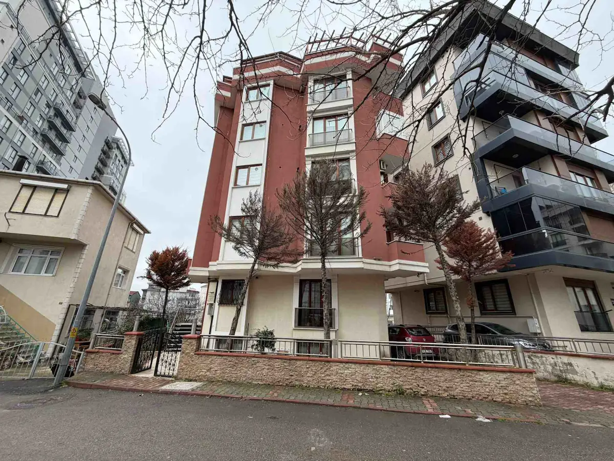 CEVİZLİ DE BAHÇE KULLANIMLI SATILIK 4+1 TERS DUBLEX DAİRE