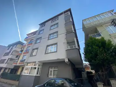 SANCAKTEPE’DE YENİLENMİŞ, MERKEZİ KONUMDA SATILIK 2+1 FIRSAT DAİRE