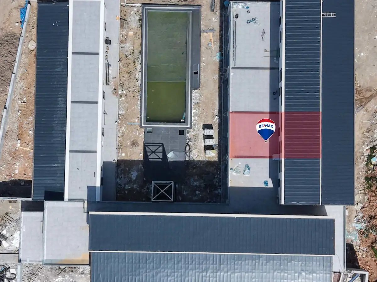 YENI FOÇA DA HAVUZLU ASANSÖRLÜ SITEDE SATILIK 2+1 DUBLEKS DAIRE