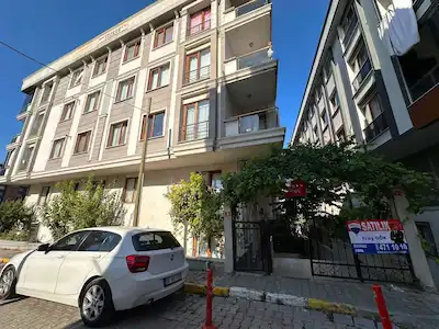 BEYLİKDÜZÜ KAYMAKAMLIK YAKINI 2+1 SATILIK TEMİZ DAİRE
