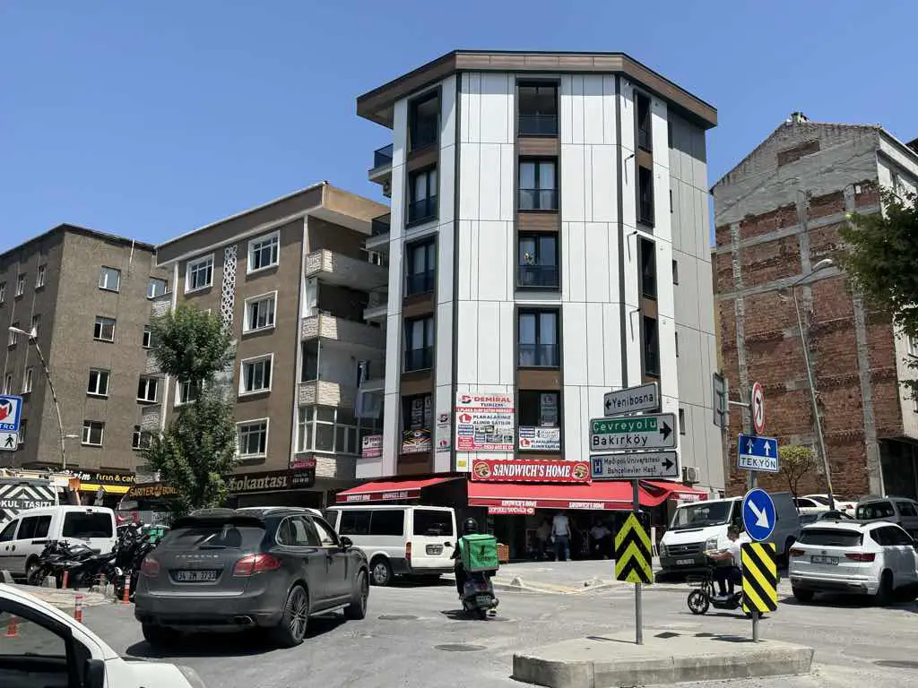 ÇOBANÇEŞME MAHALLESİ’NDE SATILIK 2+1 DAİRE