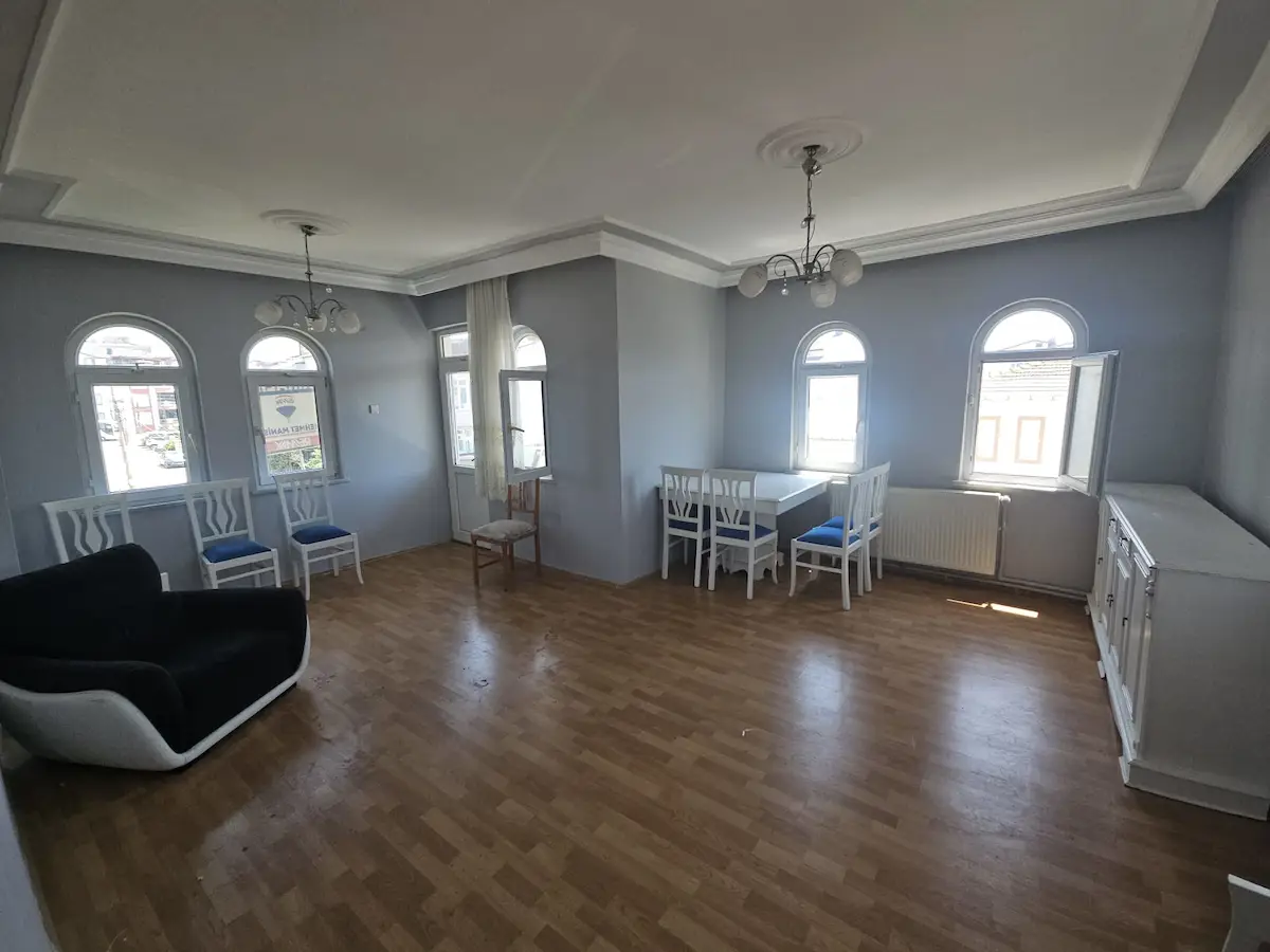 RE/MAX DREAM'DEN 60 EVLER YELKEN CAFE YAKINI 3+1 KİRALIK