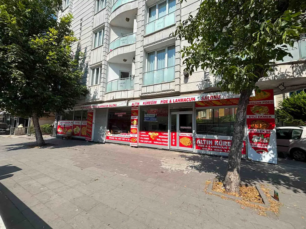 ESENYURT NAMIK KEMAL’DE GÜNEY-DOĞU CEPHELİ, BOŞ VE KREDİYE UYGUN SATILIK DÜKKAN